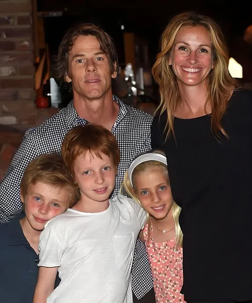 Julia Roberts Chooses Family Over Fame: A Glimpse Into Her Fulfilled Life…